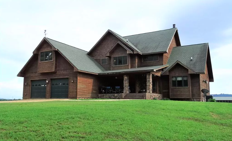 Pepin, Wis. 5,100 square feet cabin 1